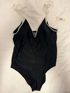 Summersalt Swimsuit Women's 18 Black White Contrast Strap Backflip One Piece